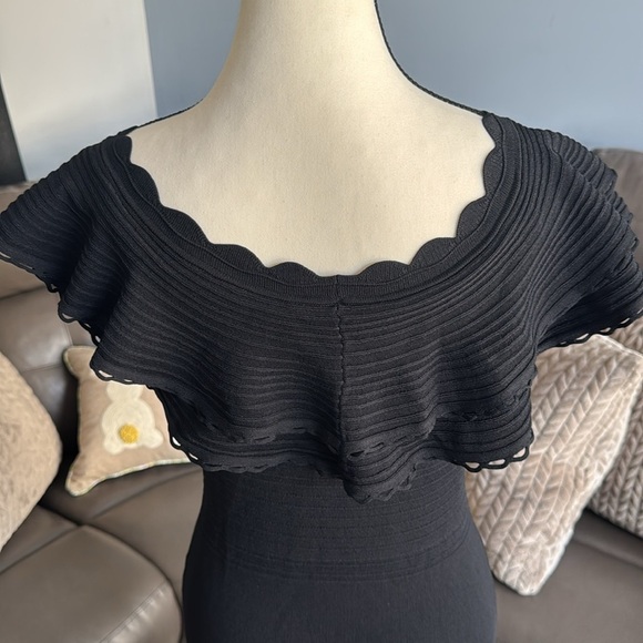 Eliza J Black Off the Shoulder Ruffle Scalloped Sheath Bodycon Dress Small LBD - Picture 6 of 7